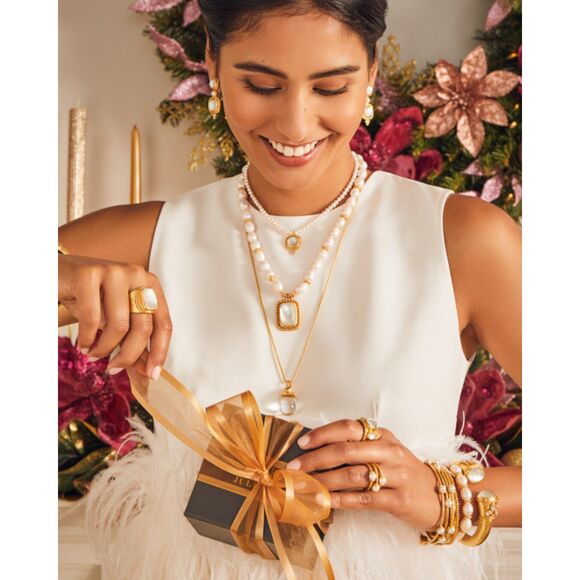 Brand New. $425 Julie Vos Marbella Necklace Crystal NWOT - Picture 2 of 12